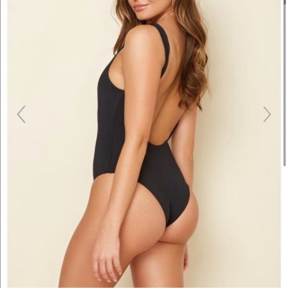 Dippin Daisy’s Black deep back one piece swimwear